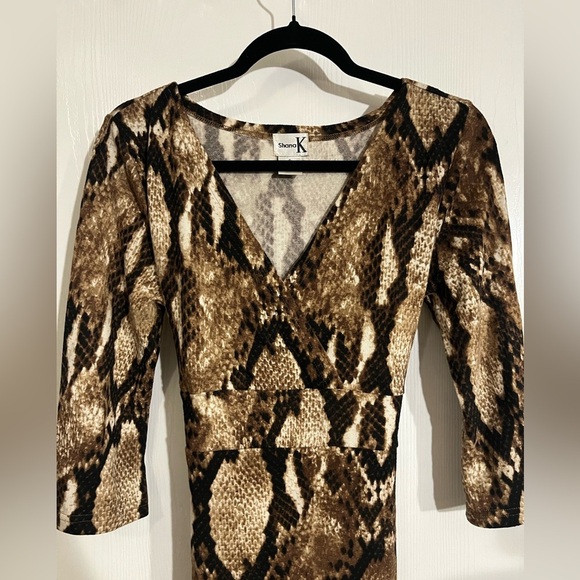 Shana K Snake Print V-Neck Dress - Picture 3 of 6